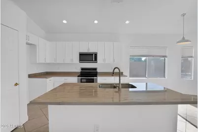 1011 W Kelton Lane, Phoenix, AZ 85023 - Photo 5