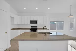 1011 W Kelton Ln, Phoenix, AZ 85023 - Photo 5