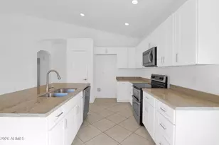 1011 W Kelton Ln, Phoenix, AZ 85023 - Photo 7