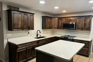 2512 N 47th Dr, Phoenix, AZ 85035 - Photo 3