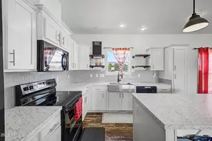 21376 W Mark Ln, Wittmann, AZ 85361 - Photo 9