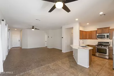 7525 W Springfield Way, Florence, AZ 85132 - Photo 5