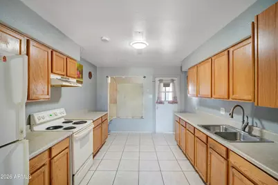 6218 W Medlock Drive, Glendale, AZ 85301 - Photo 13