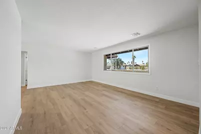 4037 W Hayward Avenue, Phoenix, AZ 85051 - Photo 5