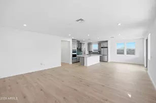 10223 S 20th Ln, Phoenix, AZ 85041 - Photo 7