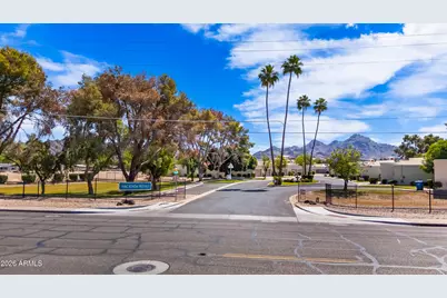 805 E Corte Oro Street, Phoenix, AZ 85020 - Photo 3