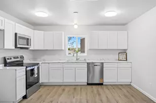 18278 S Frontier Rd, Peeples Valley, AZ 86332 - Photo 3
