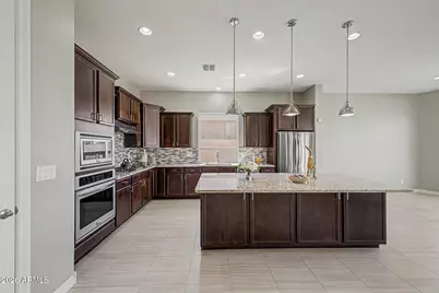112 E Crescent Place, Chandler, AZ 85249 - Photo 9