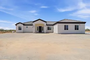 17587 W Dale Ln, Surprise, AZ 85387 - Photo 3