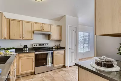 5770 W Seldon Lane, Glendale, AZ 85302 - Photo 5