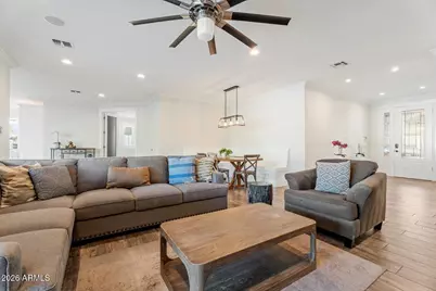 3401 N 34th Place, Phoenix, AZ 85018 - Photo 3