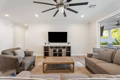 3401 N 34th Place, Phoenix, AZ 85018 - Photo 5