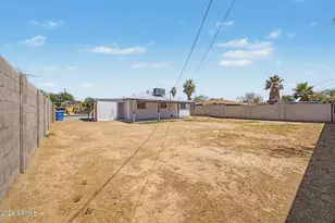4002 N 64th Dr, Phoenix, AZ 85033 - Photo 23