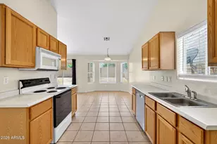 2335 E Sherri Dr, Gilbert, AZ 85296 - Photo 11