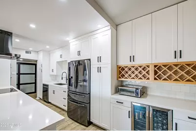 207 W Clarendon Avenue #14A, Phoenix, AZ 85013 - Photo 1