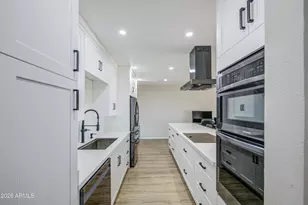 207 W Clarendon Ave, Phoenix, AZ 85013 - Photo 9