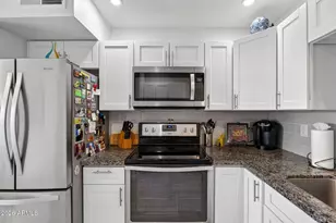 8558 E Indian School Rd, Scottsdale, AZ 85251 - Photo 15