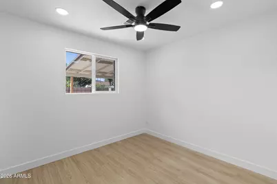 231 W Winston Drive, Phoenix, AZ 85041 - Photo 7
