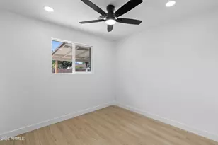 231 W Winston Dr, Phoenix, AZ 85041 - Photo 7