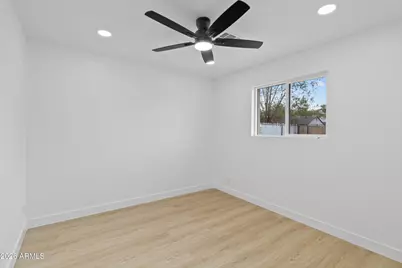 231 W Winston Drive, Phoenix, AZ 85041 - Photo 9