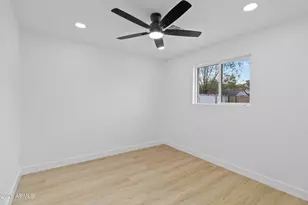 231 W Winston Dr, Phoenix, AZ 85041 - Photo 9