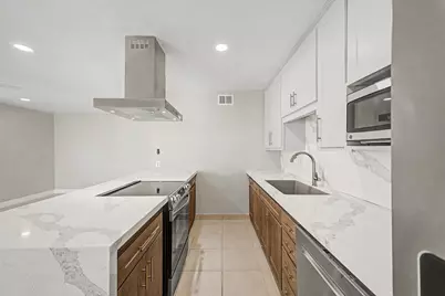 8730 E Rancho Vista Drive, Scottsdale, AZ 85251 - Photo 5