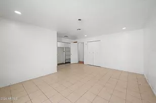 2031 N 37th Dr, Phoenix, AZ 85009 - Photo 15