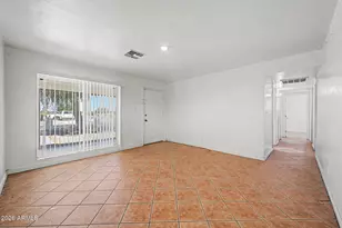 2031 N 37th Dr, Phoenix, AZ 85009 - Photo 7