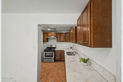 2031 N 37th Drive, Phoenix, AZ 85009 - Photo 13