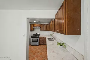 2031 N 37th Dr, Phoenix, AZ 85009 - Photo 13