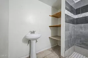 2031 N 37th Dr, Phoenix, AZ 85009 - Photo 27
