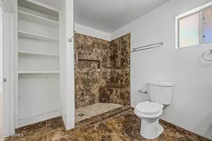 2031 N 37th Dr, Phoenix, AZ 85009 - Photo 19