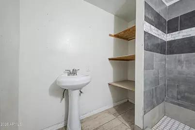 2031 N 37th Drive, Phoenix, AZ 85009 - Photo 31