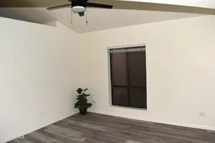 1019 E Desert Cove Ave, Phoenix, AZ 85020 - Photo 29