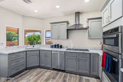 1019 E Desert Cove Avenue, Phoenix, AZ 85020 - Photo 9