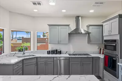 1019 E Desert Cove Avenue, Phoenix, AZ 85020 - Photo 9