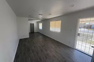 8033 N 29th Dr, Phoenix, AZ 85051 - Photo 7