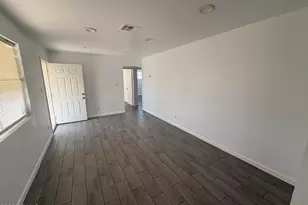 8033 N 29th Dr, Phoenix, AZ 85051 - Photo 3