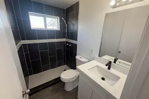 8033 N 29th Dr, Phoenix, AZ 85051 - Photo 11