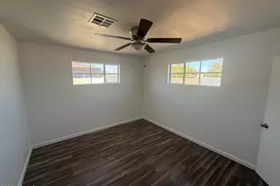 8033 N 29th Dr, Phoenix, AZ 85051 - Photo 9