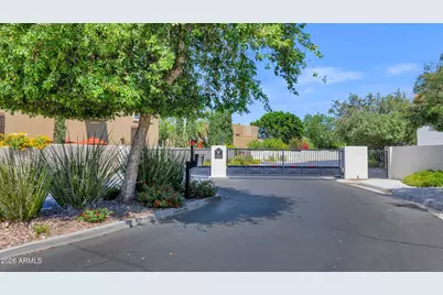3302 E Campbell Avenue #2, Phoenix, AZ 85018 - Photo 3