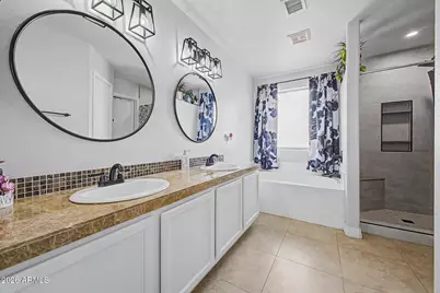 23219 N 21st Place, Phoenix, AZ 85024 - Photo 17