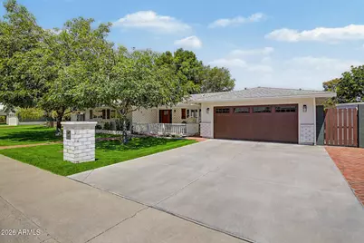 302 E Harmont Drive, Phoenix, AZ 85020 - Photo 9