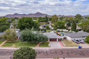 302 E Harmont Dr, Phoenix, AZ 85020 - Photo 3