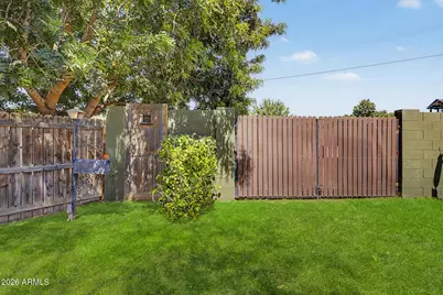 302 E Harmont Drive, Phoenix, AZ 85020 - Photo 5