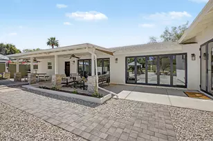 302 E Harmont Dr, Phoenix, AZ 85020 - Photo 43