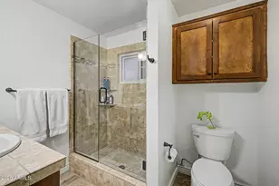 302 E Harmont Dr, Phoenix, AZ 85020 - Photo 35
