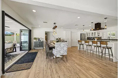 302 E Harmont Drive, Phoenix, AZ 85020 - Photo 15