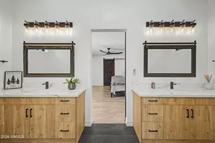 302 E Harmont Dr, Phoenix, AZ 85020 - Photo 27