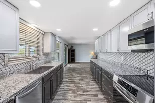 9735 W Edward Dr, Sun City, AZ 85351 - Photo 7